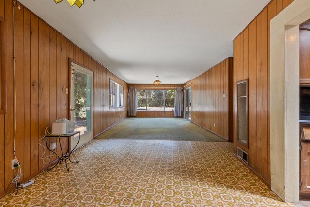 207 Lane St, Modesto, CA 95354