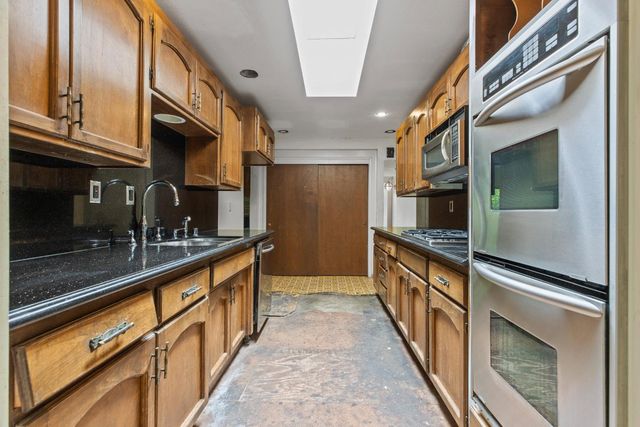 207 Lane St, Modesto, CA 95354