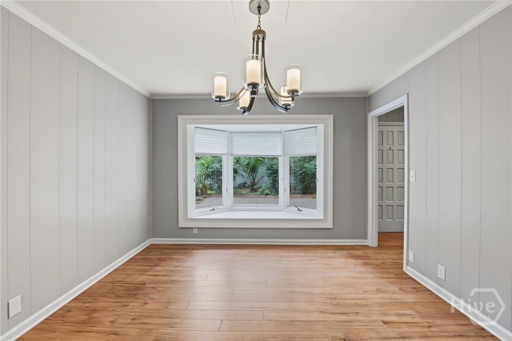 Image 10 of property listing at 11 Village Green Circle, Savannah, GA 31411