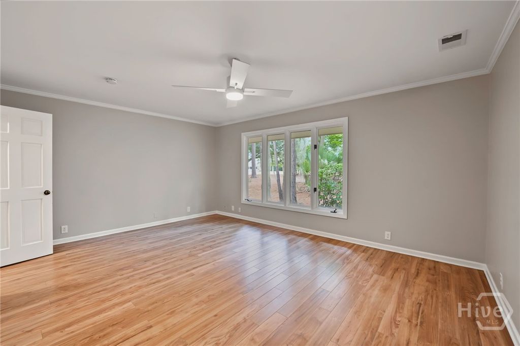 Image 16 of property listing at 11 Village Green Circle, Savannah, GA 31411