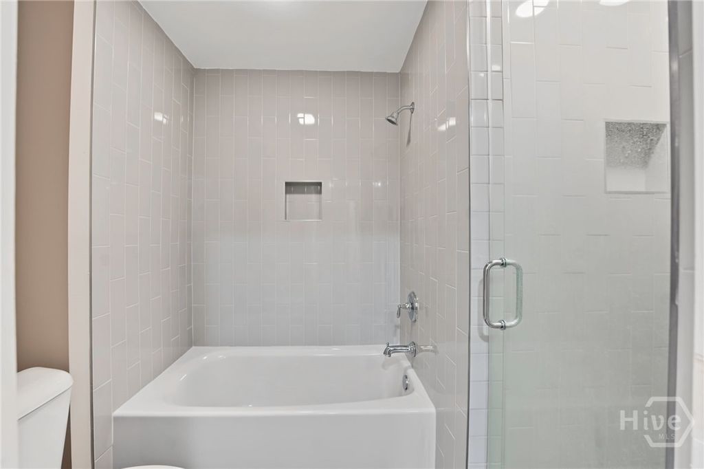Image 20 of property listing at 11 Village Green Circle, Savannah, GA 31411