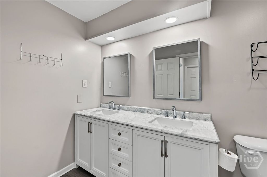 Image 28 of property listing at 11 Village Green Circle, Savannah, GA 31411