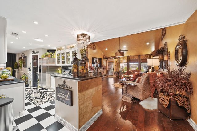 4610 Russett Place S, Pearland, TX 77584