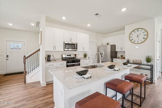 313 Alta Tree Blvd, Johnson City, TN 37604