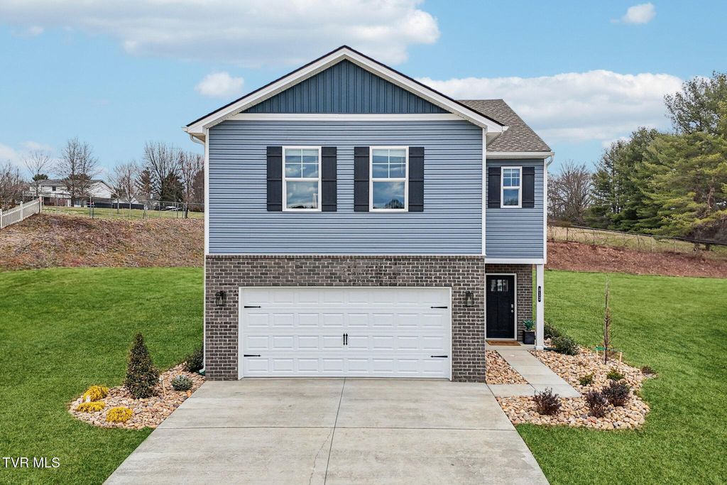 313 Alta Tree Blvd, Johnson City, TN 37604