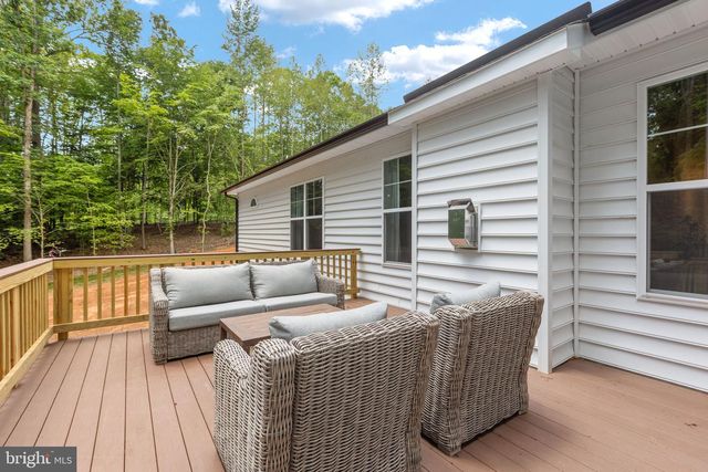 142 CHESAPEAKE DR, Stafford, VA 22554