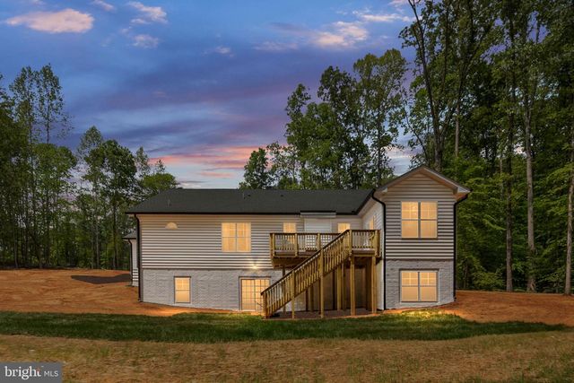 142 CHESAPEAKE DR, Stafford, VA 22554