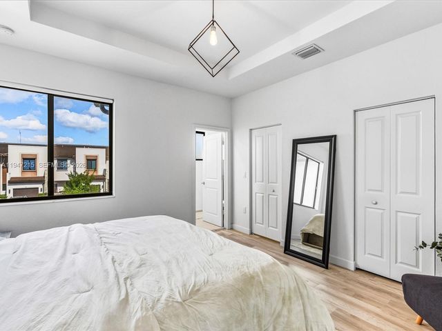 544 NE 206th Lane, Miami, FL 33179