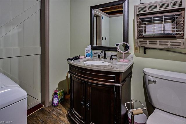 6620 Clyde King Road, Seagrove, NC 27341