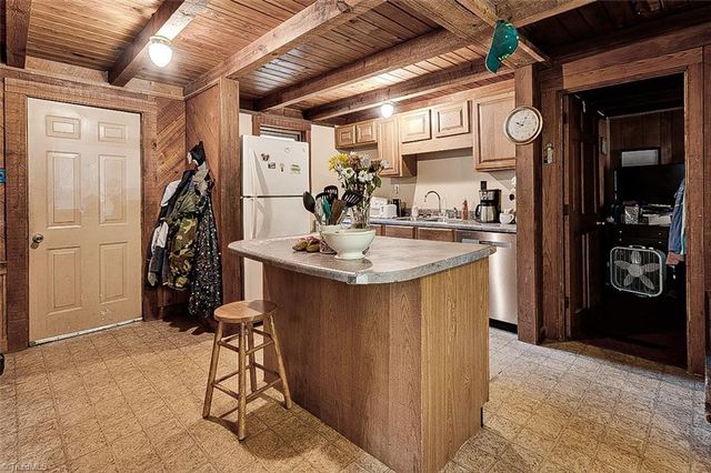 6620 Clyde King Road, Seagrove, NC 27341