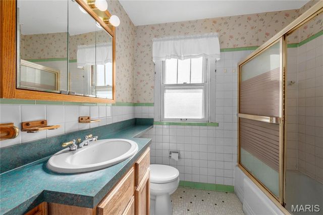 2424 Rockford Avenue, St Louis, MO 63144