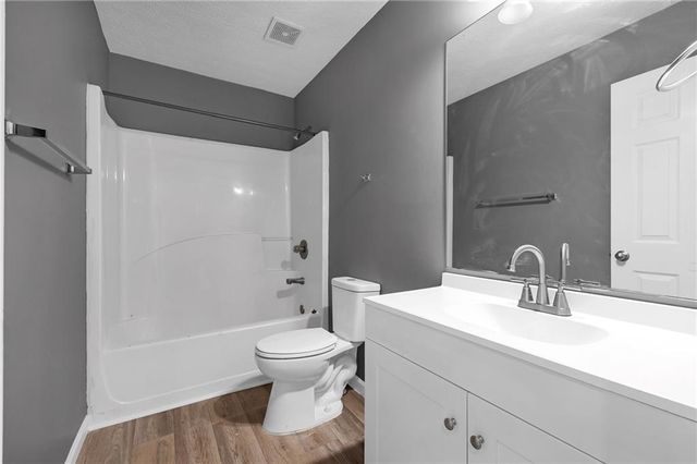 6156 Shoals Loop, Union City, GA 30291