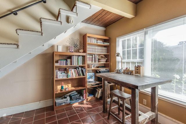 1064 N Poplar Avenue, Fresno, CA 93728