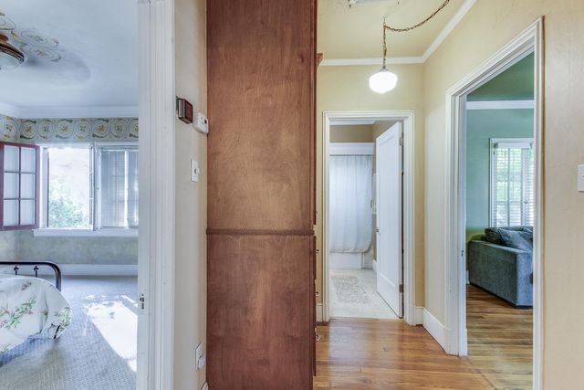 1064 N Poplar Avenue, Fresno, CA 93728