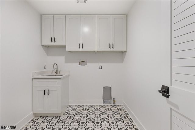 759 Mechlin Corner Rd., Union Twp., NJ 08827