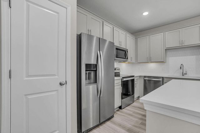 8410 Hidden Bakers Trace, North Charleston, SC 29418