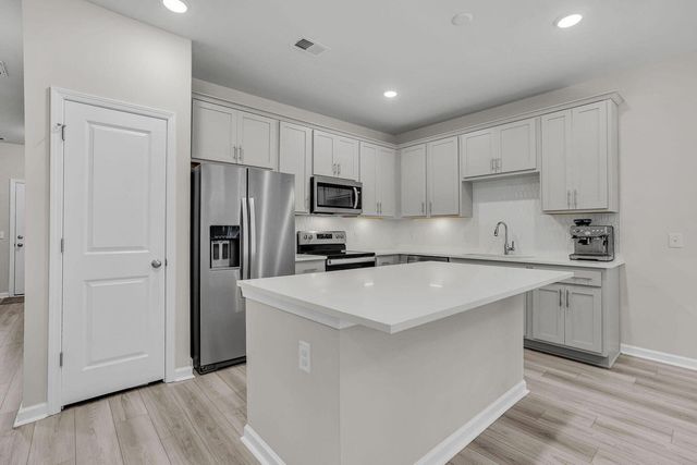 8410 Hidden Bakers Trace, North Charleston, SC 29418