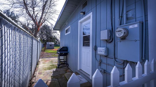 20577 Sunset Lane, Redding, CA 96002