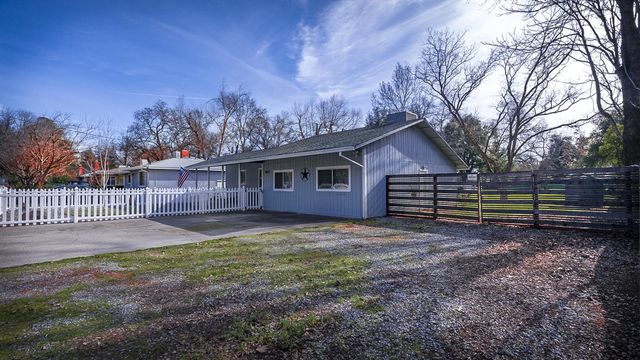20577 Sunset Lane, Redding, CA 96002