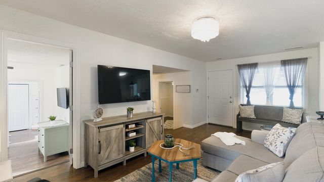 20577 Sunset Lane, Redding, CA 96002