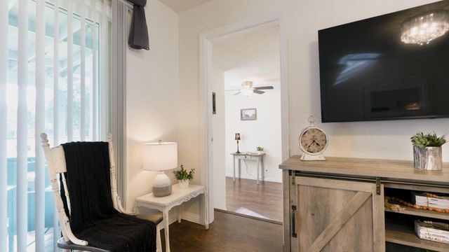 20577 Sunset Lane, Redding, CA 96002