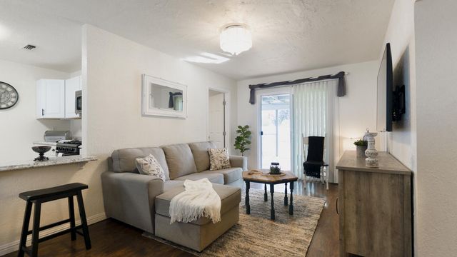 20577 Sunset Lane, Redding, CA 96002