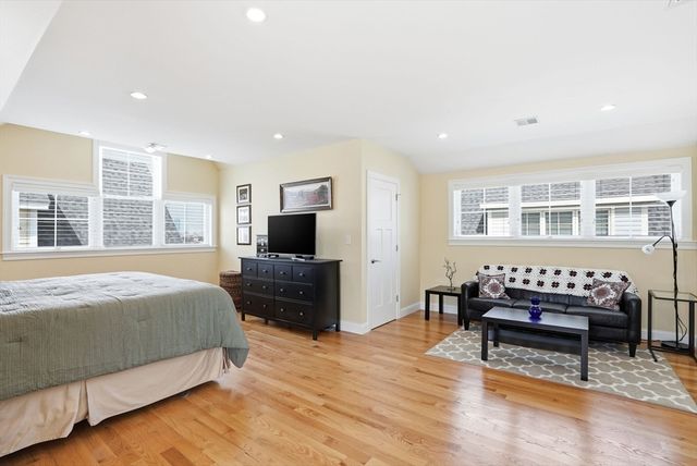 22 Grampian Way 22, Boston, MA 02125