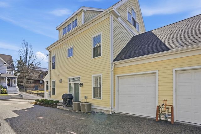 22 Grampian Way 22, Boston, MA 02125