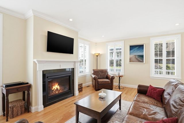 22 Grampian Way 22, Boston, MA 02125