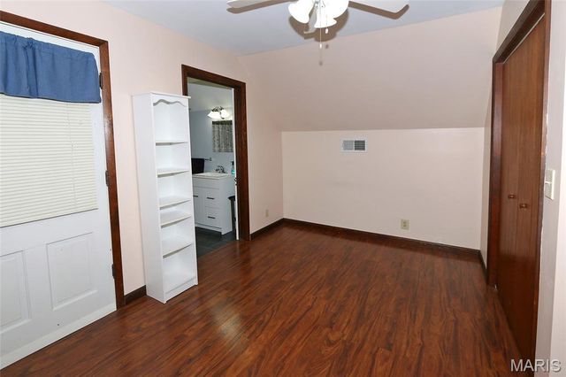 207 Fee Fee Road, Maryland Heights, MO 63043