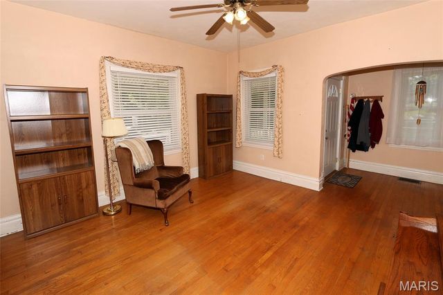 207 Fee Fee Road, Maryland Heights, MO 63043