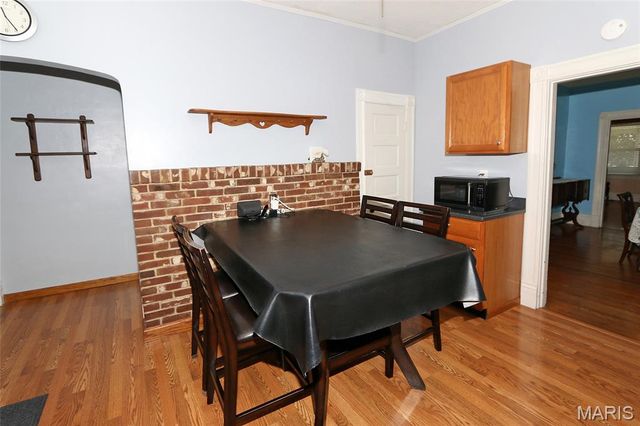 207 Fee Fee Road, Maryland Heights, MO 63043