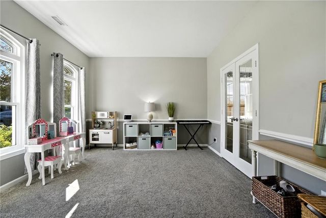 3024 Beaden DR, Virginia Beach, VA 23456