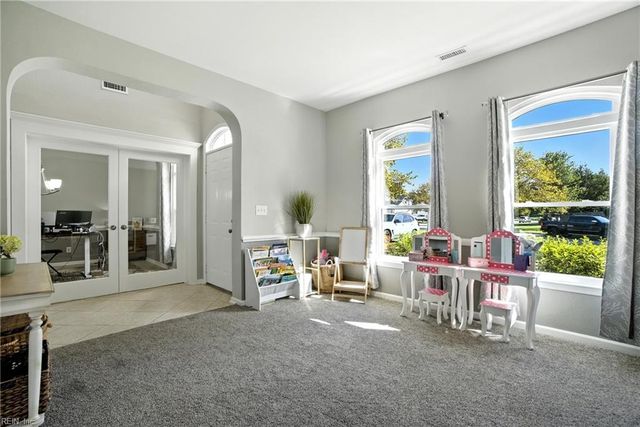 3024 Beaden DR, Virginia Beach, VA 23456