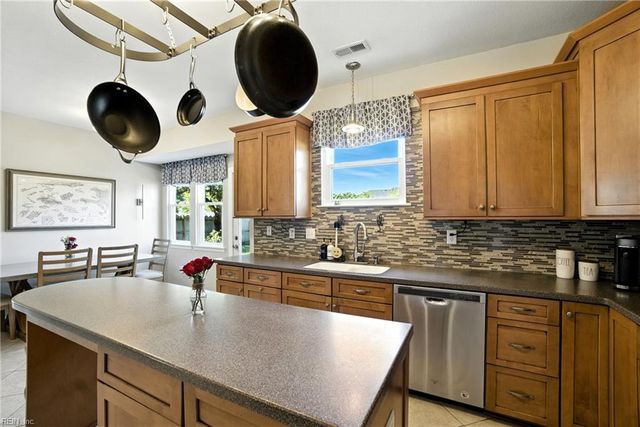 3024 Beaden DR, Virginia Beach, VA 23456