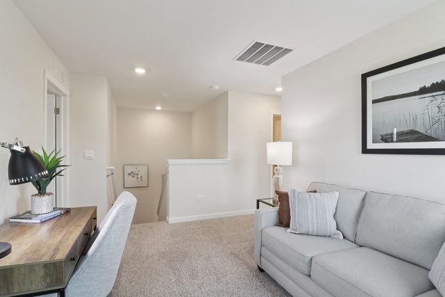 1721 Stable Lane, Aurora, IL 60503