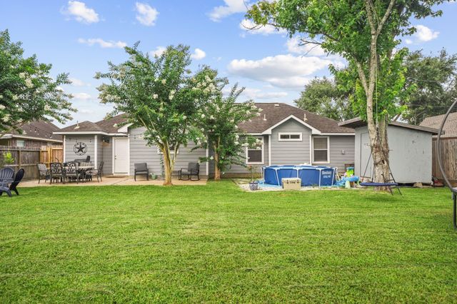 7673 Cr 669b Road, Alvin, TX 77511