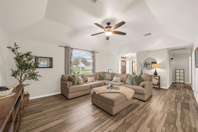 7673 Cr 669b Road, Alvin, TX 77511