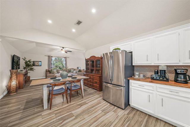 7673 Cr 669b Road, Alvin, TX 77511