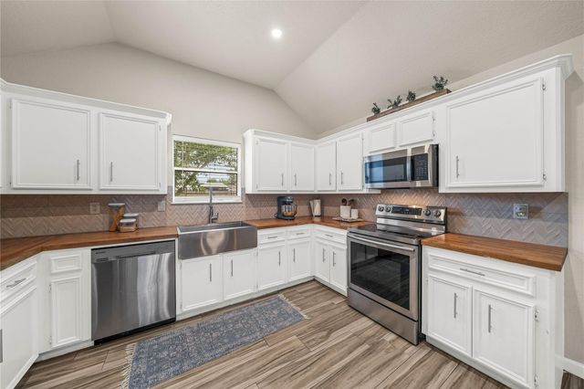 7673 Cr 669b Road, Alvin, TX 77511