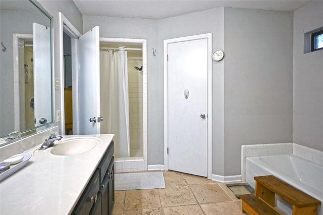 240 Oak CT, New Braunfels, TX 78132