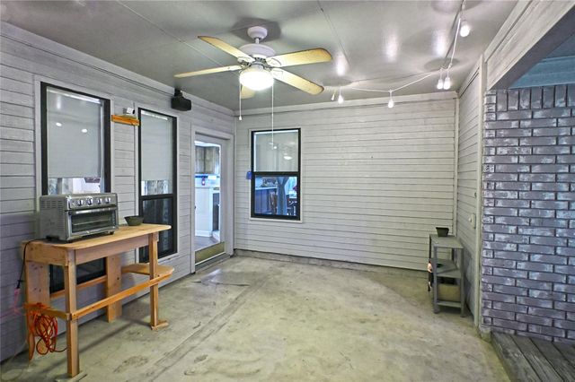 240 Oak CT, New Braunfels, TX 78132