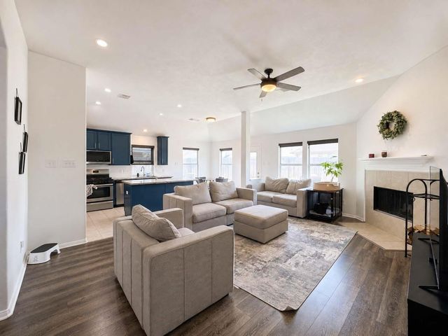 7510 Waterlilly Lane, Pearland, TX 77581