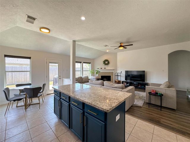 7510 Waterlilly Lane, Pearland, TX 77581