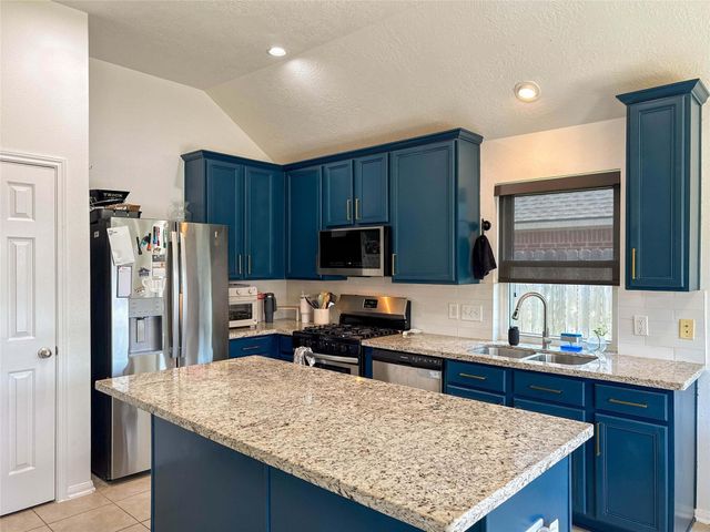 7510 Waterlilly Lane, Pearland, TX 77581