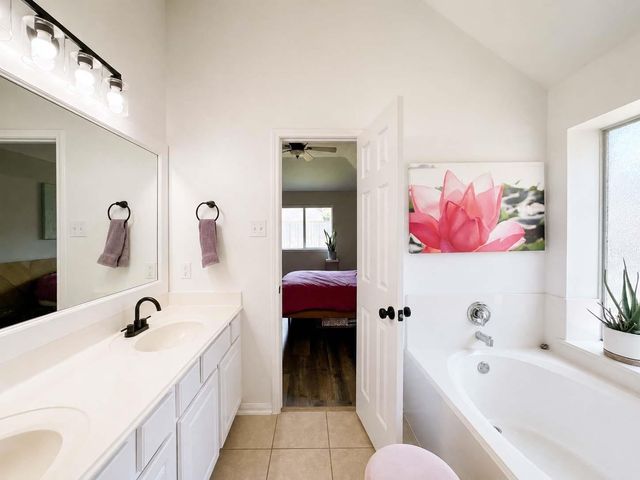 7510 Waterlilly Lane, Pearland, TX 77581