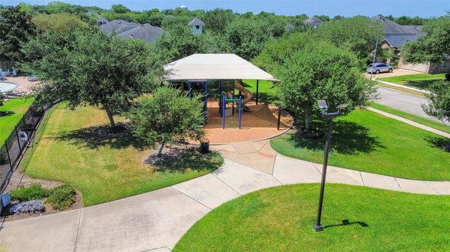 7510 Waterlilly Lane, Pearland, TX 77581