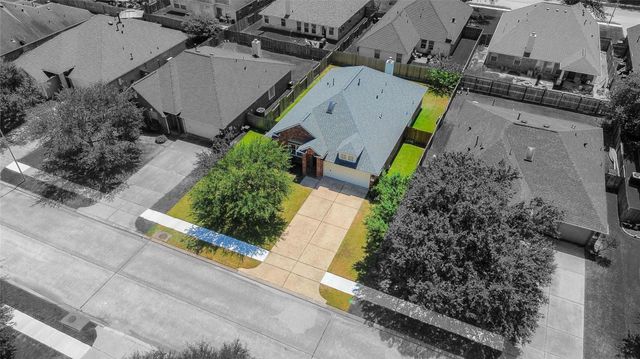 7510 Waterlilly Lane, Pearland, TX 77581
