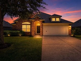 7510 Waterlilly Lane, Pearland, TX 77581