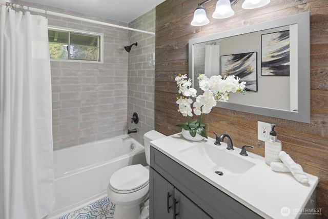 19105 18th Avenue W, Lynnwood, WA 98036